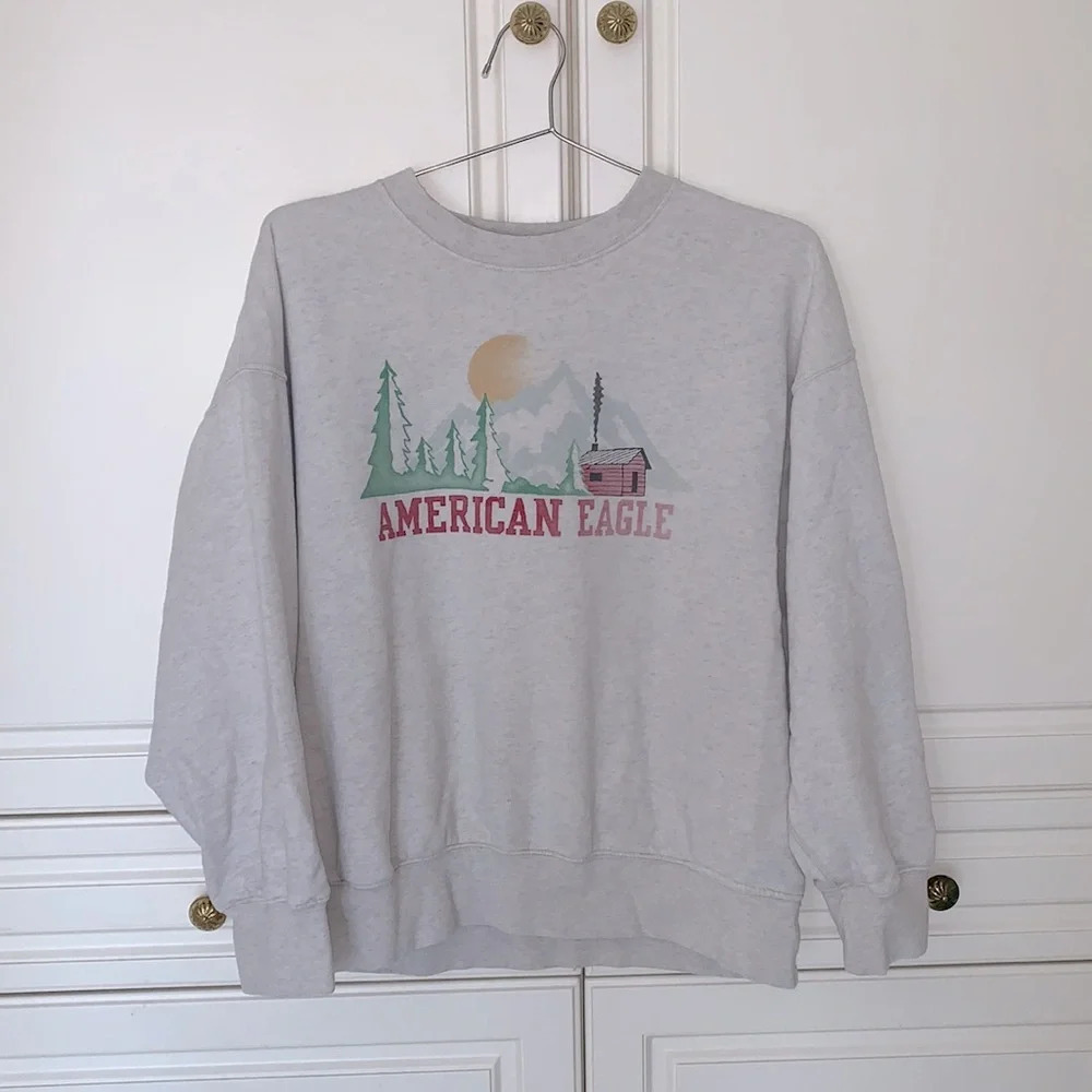 American eagle size medium gray crew neck sweatshirt log cabin pine trees sun